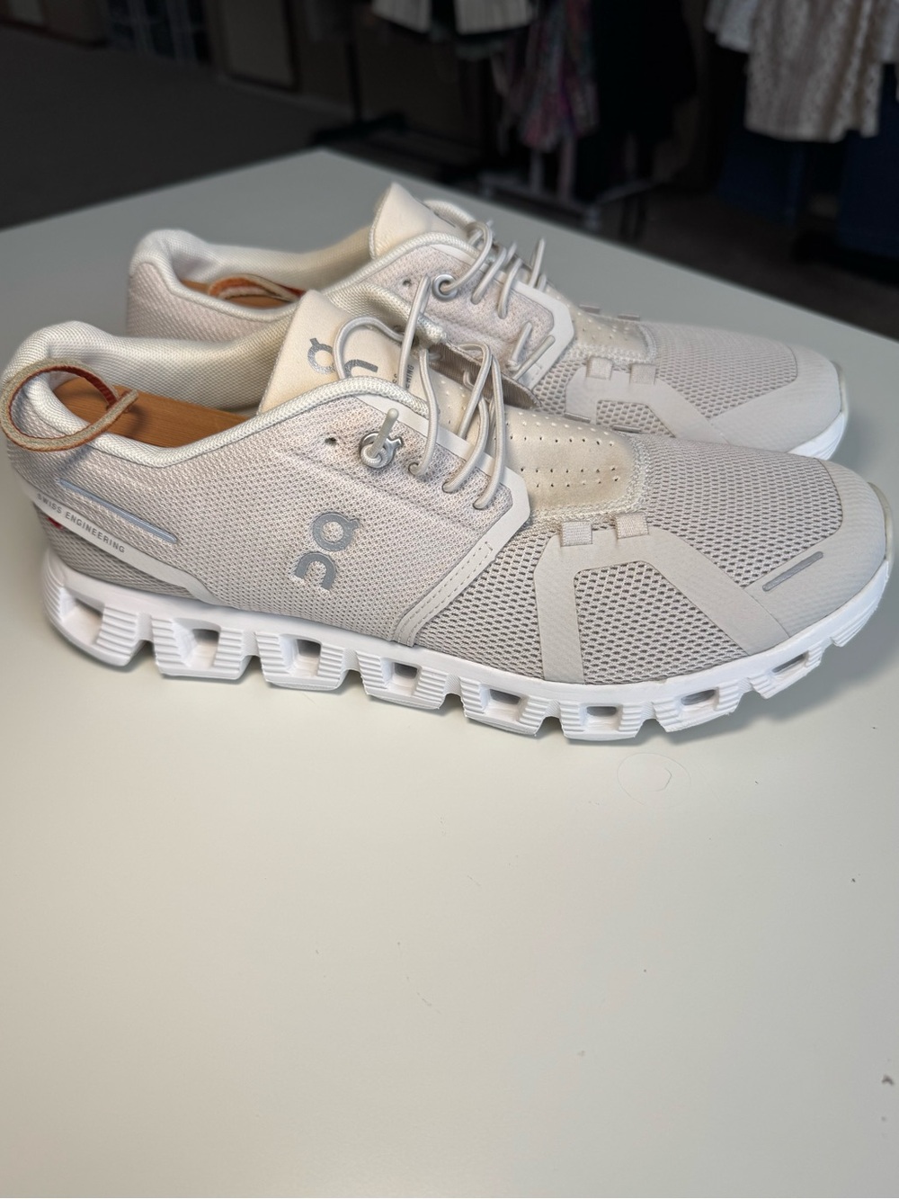 On Cloud 5 CloudTec® Zero-Gravity foam Running Shoes Women’s size 8.5 Pearl - Picture 4 of 15
